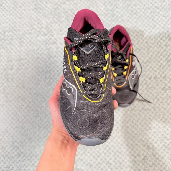 Saucony Womens 6.5 Kinvara 15 GTX Black/Shadow Running Shoes S20969-250 - Picture 3 of 10